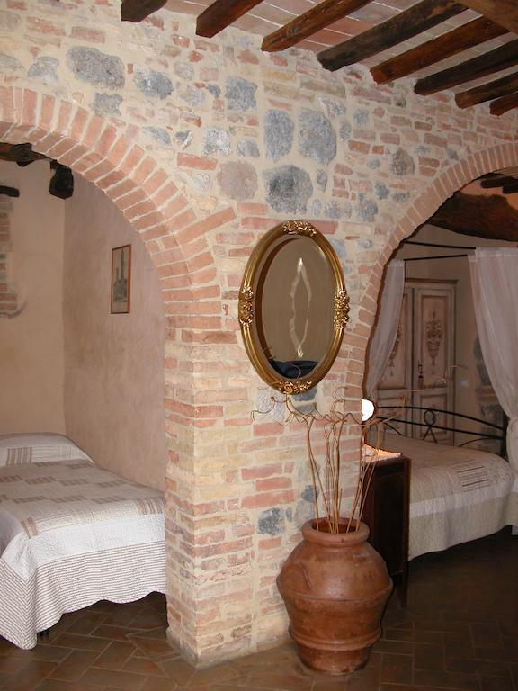La Vecchia Corte San Gimignano Habitación foto