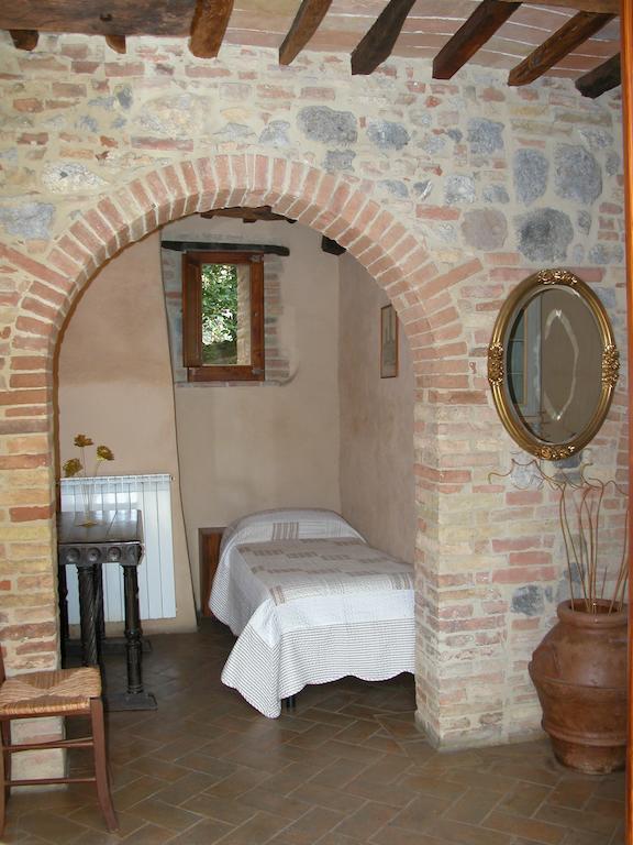 La Vecchia Corte San Gimignano Habitación foto