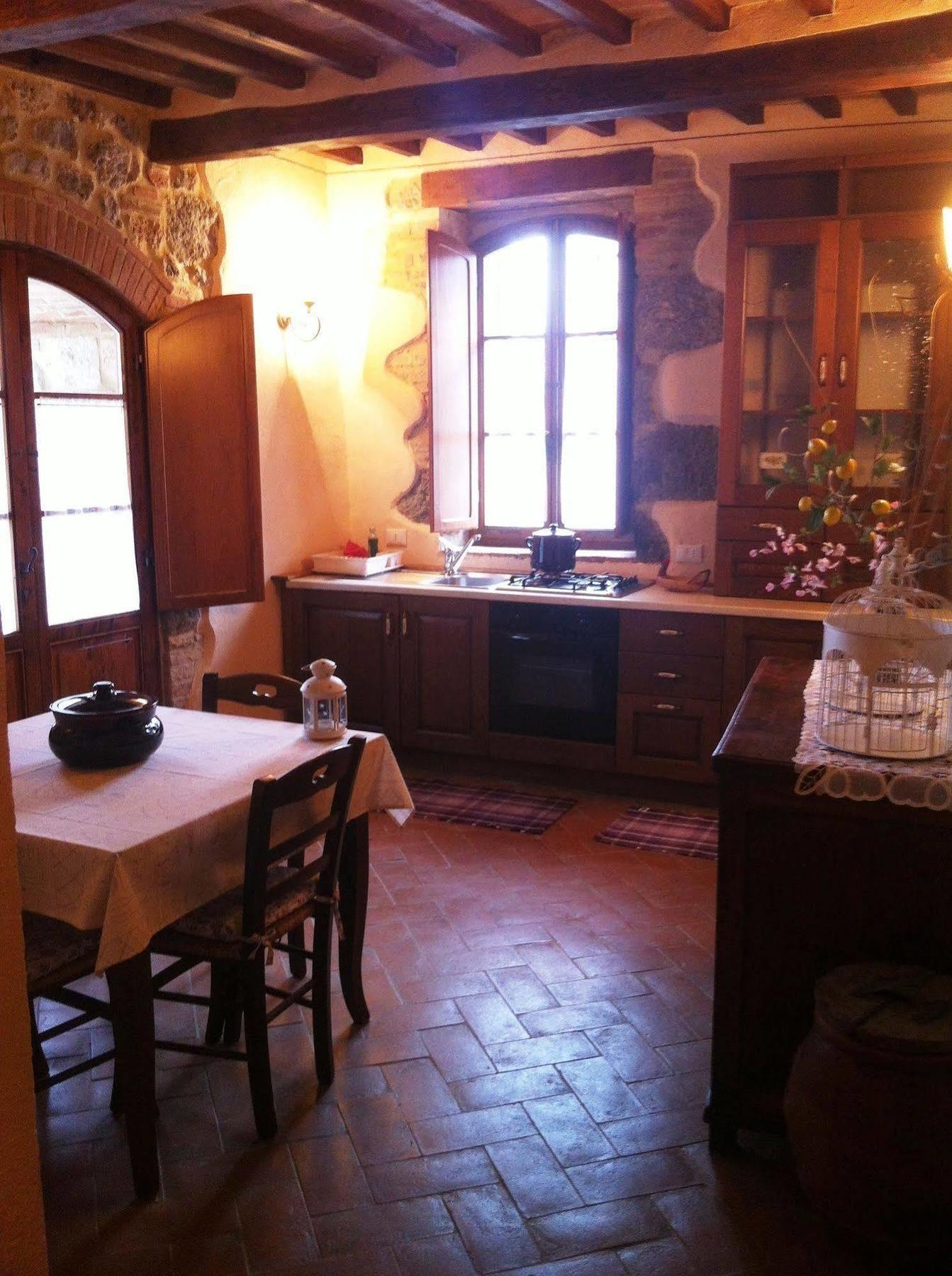 La Vecchia Corte San Gimignano Exterior foto